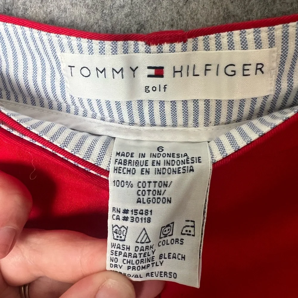 Tommy Hilfiger Golf Woman‎ Size 6 Red flatfront long bermuda shorts